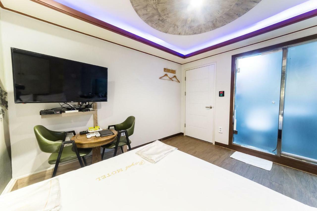 Pocheon Royal Hotel Eksteriør billede