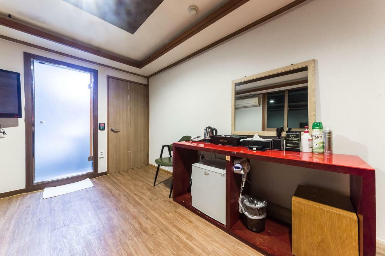 Pocheon Royal Hotel Eksteriør billede